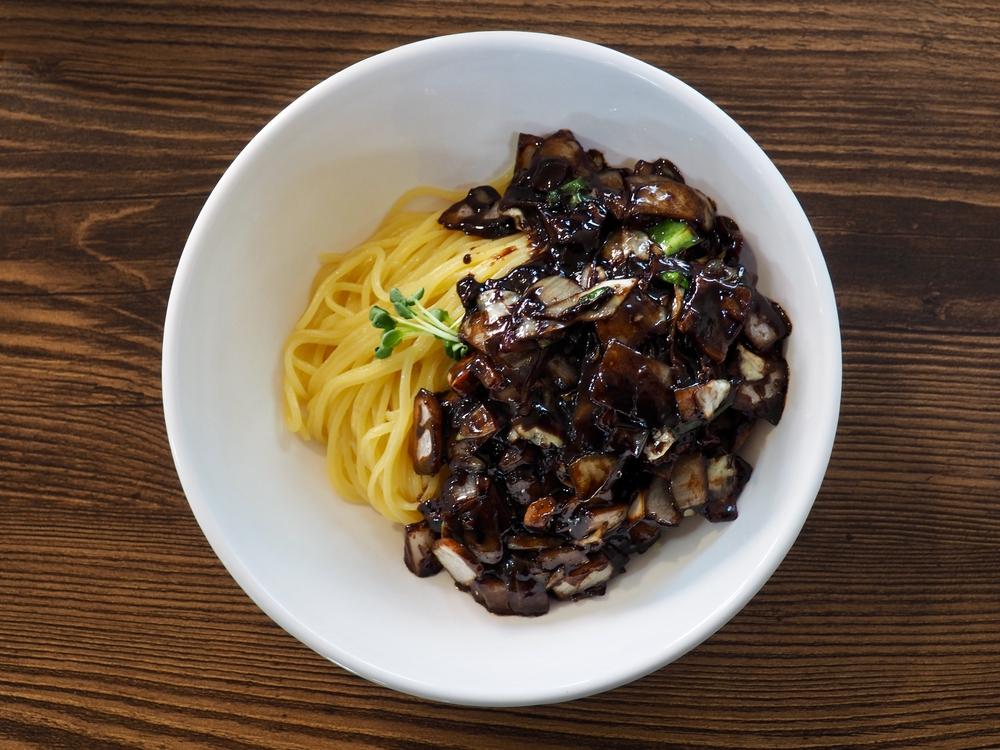 Jajangmyeon (Korean Black Bean Noods)